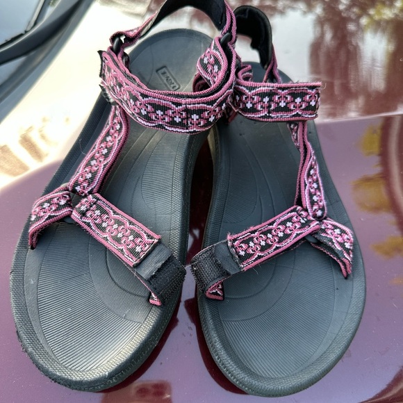TEVA Midform Universal Black and Pink Women's Sandals size 10 - Picture 2 of 7